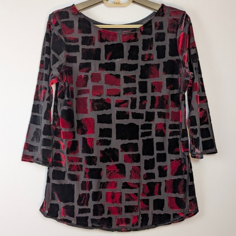 Burnout‎ Velvet Blouse Womens Medium Red Black Geometric 3/4 Sleeve Lined